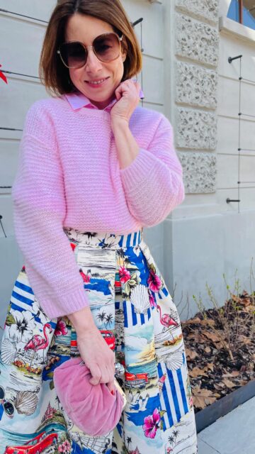 Ein Trend, welchen ich Ostern tragen werde…

Ich liebe die Wow-Röcke - mein Must Have im Kleiderschrank ist eindeutig ein Statement-Rock! 
Steht für sich und braucht nicht mehr viel - für mich, ein perfekter Look für Ostern und was meint Ihr? 

Bei uns findet Ihr eine wunderschöne Auswahl an Statement-Röcken 😍 kommt vorbei, wir freuen uns auf Euch!

Eure Stefanie 💕

P.S. Morgen, Karfreitag haben wir geöffnet 😉❤️