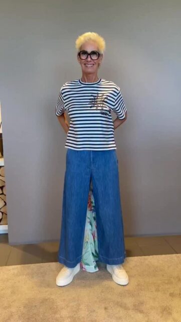 Was wir an Kleidern lieben? 

Einfach anziehen und fertig 😉 ohne viel nachzudenken oder? 

Unsere Sibylle hat heute ein wunderschönes, feminines Kleid an… diese Farben 😍

Kommt vorbei, wir haben eine große Auswahl bei uns und finden bestimmt das richtige Kleid für Dich 😉