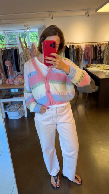 Sommer 2027 – wir sind gerade auf Einkaufstour in Salzburg! ☀️🛍️

Wir suchen die schönsten Trends und Lieblingsstücke für euch. 💛
Welche Farben, Styles oder Must-haves wünscht ihr euch für den nächsten Sommer? Verratet es uns in den Kommentaren! 👇✨