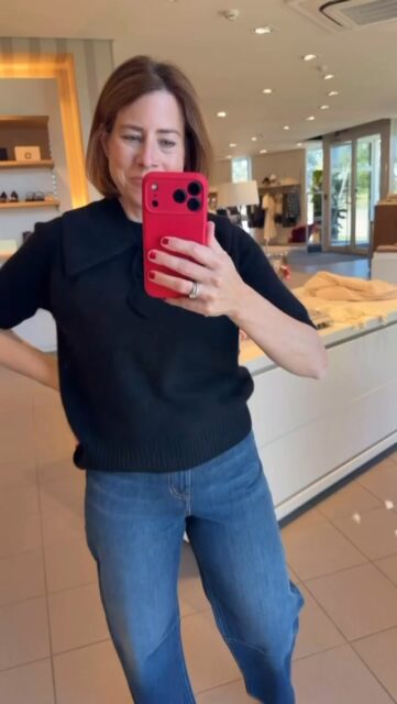 NEW IN 😍

Ganz neu eingetroffen und ich muss es Euch natürlich direkt zeigen❣️

Anna V Berg Pullover €299,-
Anna V Berg Kragen €69,-
Weekend Max Mara Denim €179,-

Schönen Abend Euch 💕

Eure Stefanie